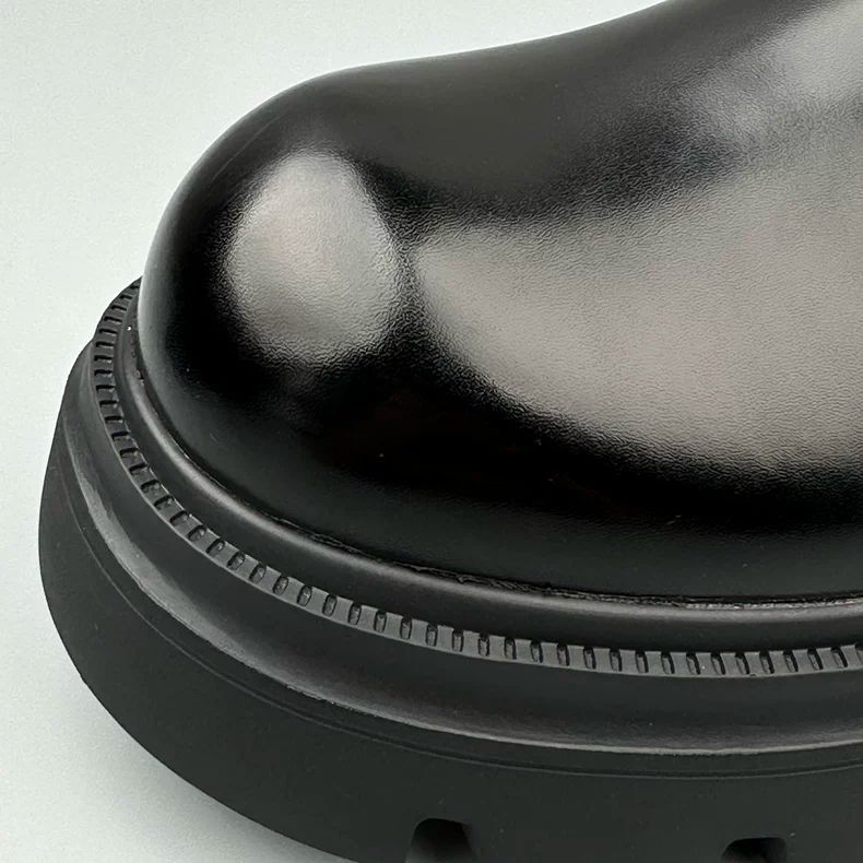 أحذية خريف 2024 للرجال على الط - مراجعة Men Shoes Prada وسعره