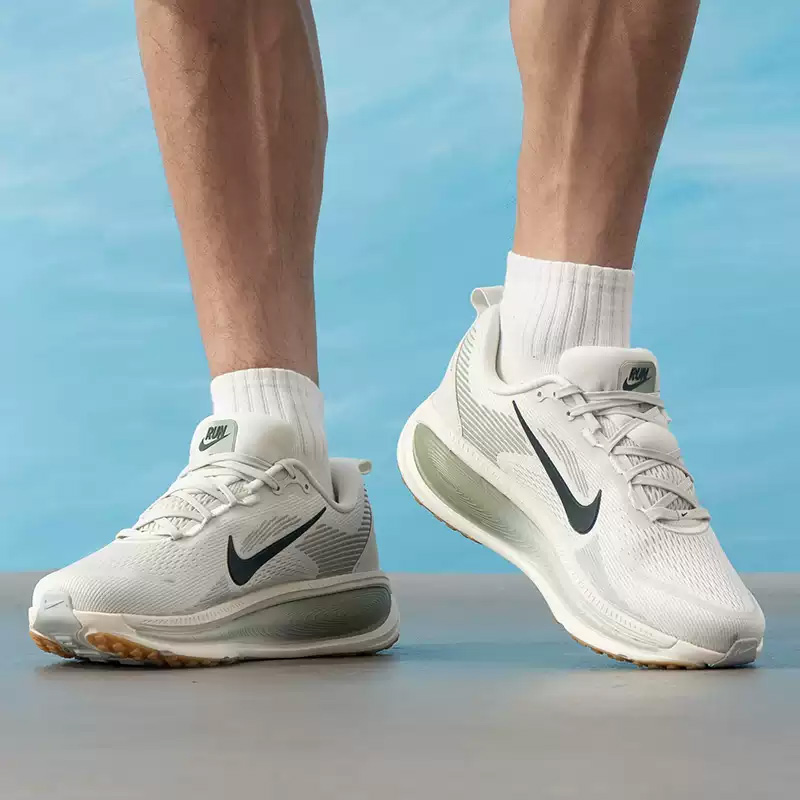 حذاء نايك للرجال للجري VOMERO  - مراجعة Men Shoes Size Nike وسعره
